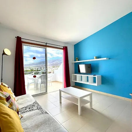 Cozy One Bedroom Apartment,Wifi, Pool In Tenerife South Apartamento