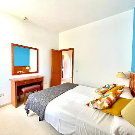 Cozy One Bedroom Apartment,Wifi, Pool In Tenerife South Apartamento