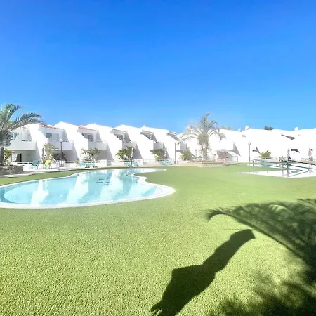 Cozy One Bedroom Apartment,Wifi, Pool In Tenerife South