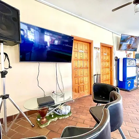 Cozy One Bedroom Apartment,Wifi, Pool In Tenerife South