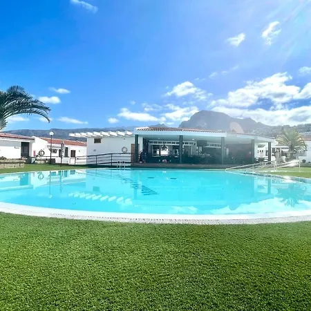 Cozy One Bedroom Apartment,Wifi, Pool In Tenerife South