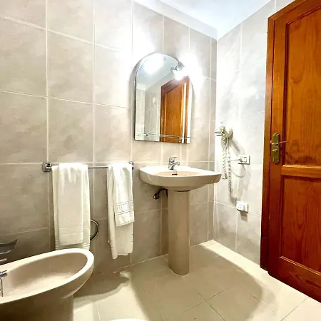 Cozy One Bedroom Apartment,Wifi, Pool In Tenerife South דירה *