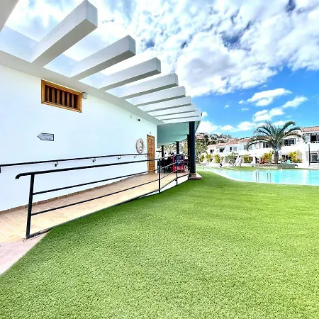 Cozy One Bedroom Apartment,Wifi, Pool In Tenerife South דירה