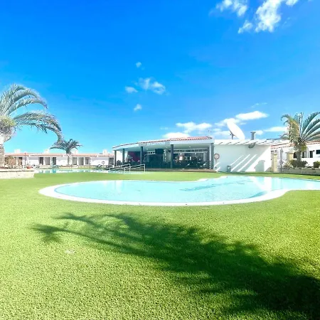 Cozy One Bedroom Apartment,Wifi, Pool In Tenerife South アデヘ